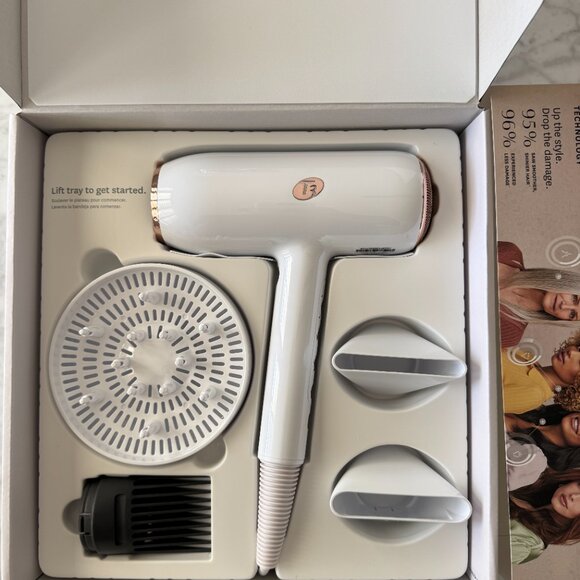 T3 Featherweight StyleMax professional hair dryer
